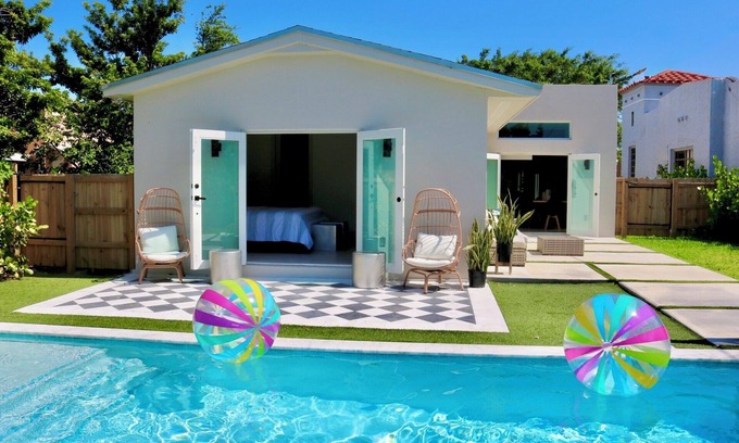 West Little Havana House | NEW MIAMI POOL HOUSE! 1 mile to Coconut Grove or Gables, 3 miles to Brickell.
