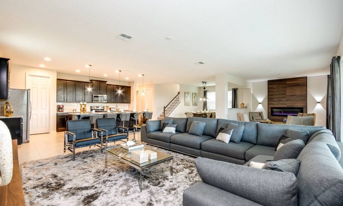 Florida Central Atlantic Coast Villa | New Solara Resort 9 Bedroom 6 Bathroom Resort Villa
