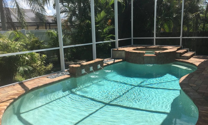 Naples Park House | Newer Upscale Home with Htd Pool & Spa - Bike or Walk to Beaches and Restaurants