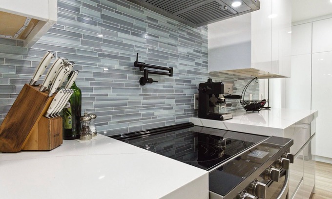 Boynton Beach House | NEWLY RENOVATED 1/1 with large fenced yard… centrally located restaurant/beach!