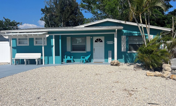 Whitney Beach House | NURSES/WORKERS SEPT OCT NOV DISCOUNTS AMIsland White Beaches/IMG ACADEMY/GOLFERS