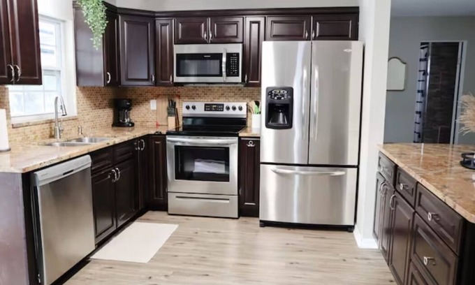 Sarasota Springs House | Oakview Home - Delightful 3BR/2BA with Heated Pool