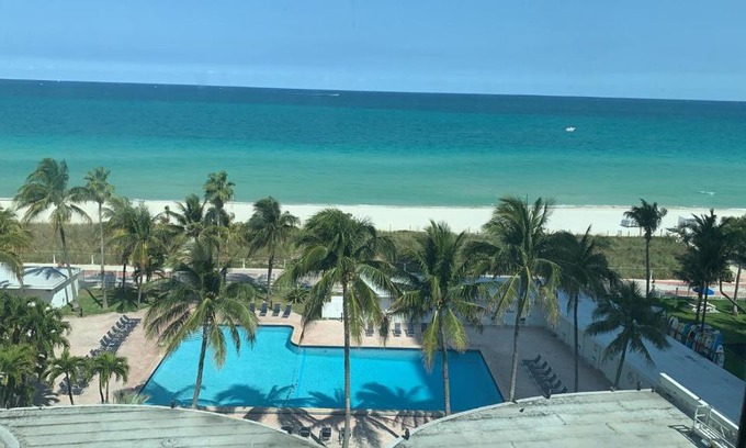Mid Beach Apartment | Ocean Front Casablanca Studios with FULL KITCHENS & Beach access By BL Rentals