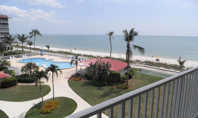 Bonita Springs Condo | OCEAN FRONT CONDO ,ALL REMODELED,20 min from Naples