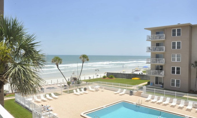 New Smyrna Beach Condo | Ocean View! 2bed/2ba condo in NewSmyrna on no drive beach!