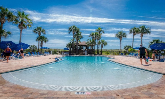 St. Augustine Beach Condo | Ocean Villas 1: 3 bedroom 2 bath ground floor condo with 2 pools (1 heated) and