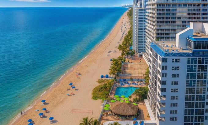 Galt Mile Condo | Oceanfront Relaxation Getaway Tiki Bar & Pool Right on the Beach