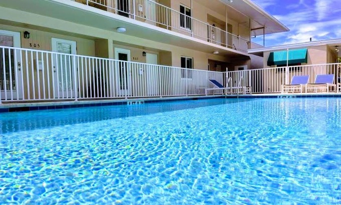 Old Naples Apartment | Olde Naples Condo #807
