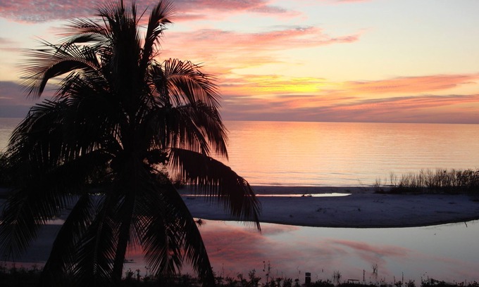 South Island Condo | Overlook the beautiful Gulf of Mexico on Estero Island