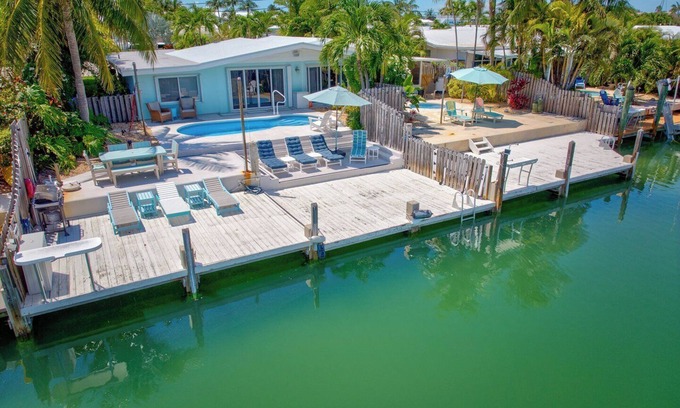 Key Colony Beach House | P37 - Charming 2 bedrooms duplex with Private Pool and Deep water dockage.