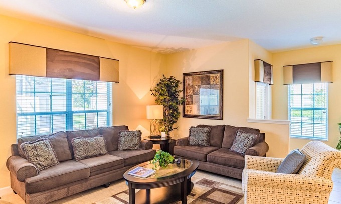 West Kissimmee House | Paradise Palms Resort 5 Bedroom Private Pool Townhome