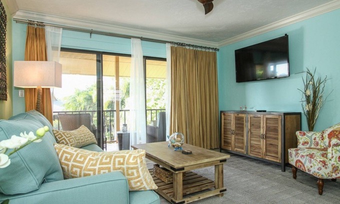 Park Shore Condo | Park Shore Resort-Stunningly renovated; 1.25 miles to Beach! High Speed Internet
