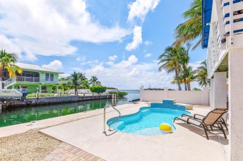 Marathon House | Patricia Lane Paradise
