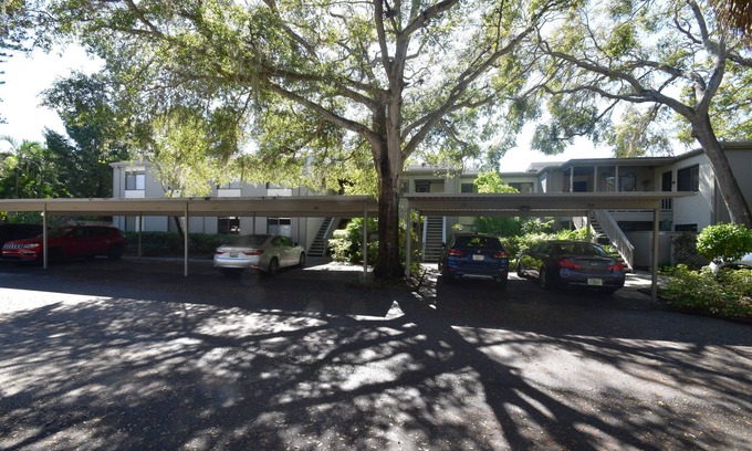 Vamo Condo | Pelican Cove Condominium GR104