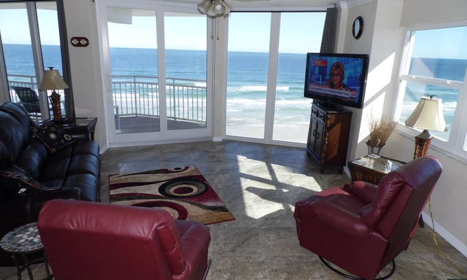 Daytona Beach Shores Condo | Penthouse Suite! Spacious End Corner Unit! 3Bedroom 3 Bath! New Pool 2024