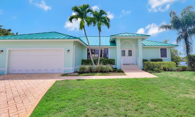 Marco Island House | Pet-friendly waterfront home on key lot w/view
