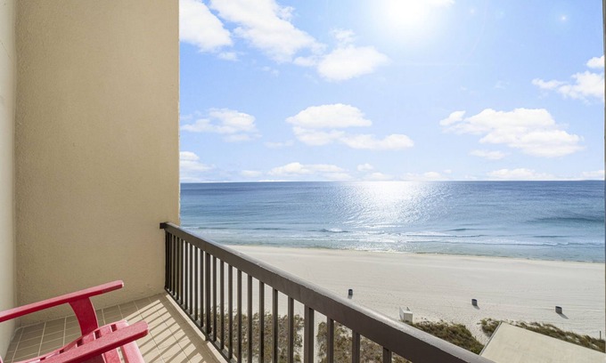 Sunnyside Condo | Pinnacle Port! Remodeled!Seasonal Chair service!Beachfront oceanview! West End