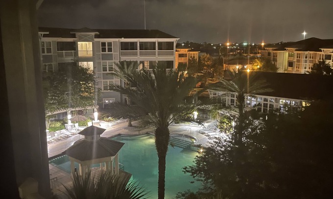 St. Petersburg - Clearwater Apartment | Pool view!!