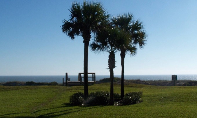 Amelia City Villa | Poolside Sailmaker Condo at Summer Beach!