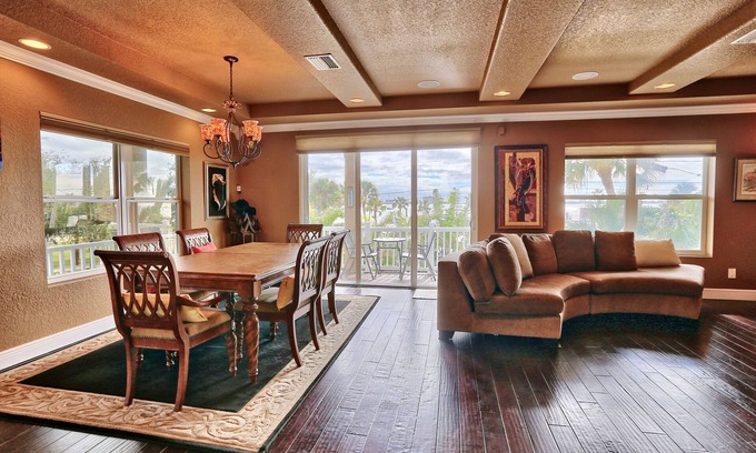 Gulfport House | ⭐Private 3BR Home-Bay Views-2 Private Balconies-Hippie Haven⭐