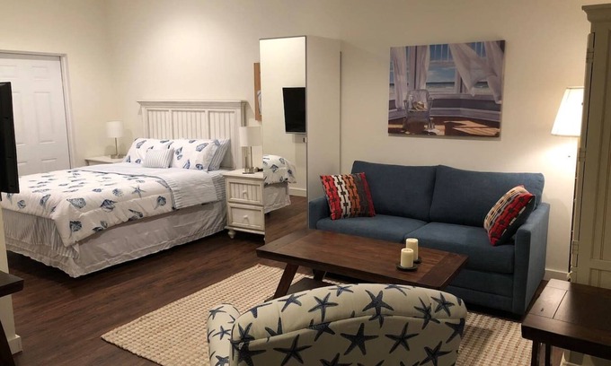 Naples Park Apartment | Private Studio Suite near the Beach