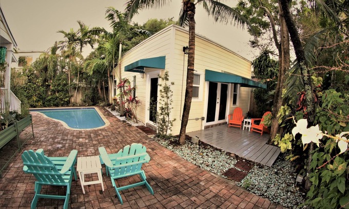 Northeast Miami House | Quiet Cottage in the MIMO district close to everything