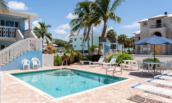 Holmes Beach House | Relax, recharge, repeat—AMI style