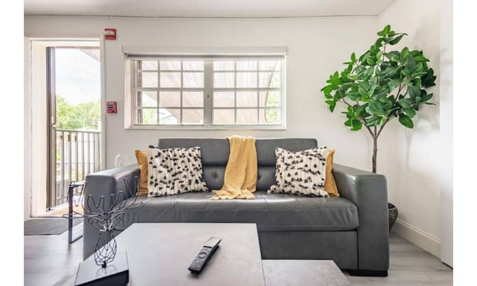West Little Havana Apartment | Relaxed apt,1&1w/patio; 7 min to Mia airport