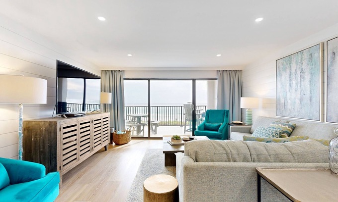 Miramar Beach Condo | Renovated waterfront condo with Gulf views, balcony & outdoor pool