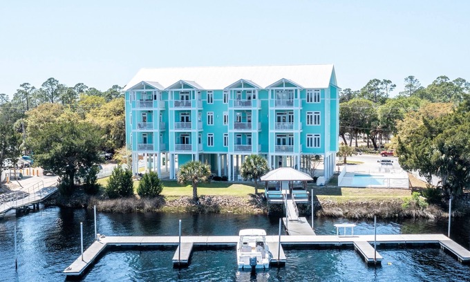 Steinhatchee Condo | Rivers Edge Condo #1A, Bldg 2- PRIVATE DOCK with ASSIGNED BOAT SLIP