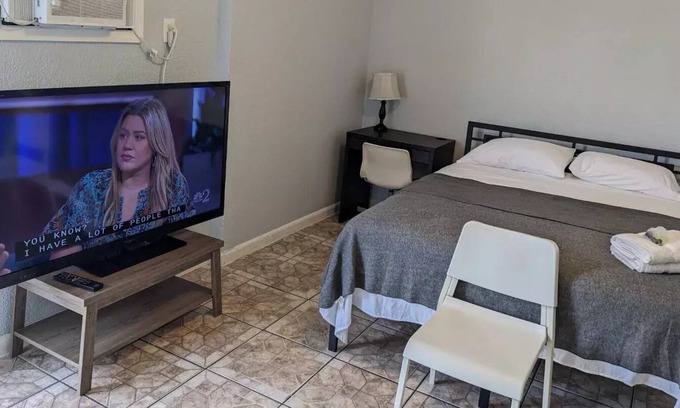Azalea Park Apartment | Room with Private Bath - Private Entry
