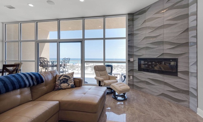 Pensacola Beach House | Sandcastle π Beachfront Townhome | Viking Kitchen, Steam Spa, Elevator + Views