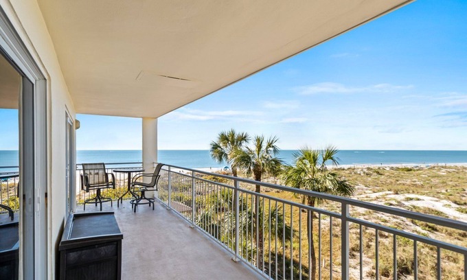 Madeira Beach Condo | Scenic Beach View - Balcony - Madeira Norte #213