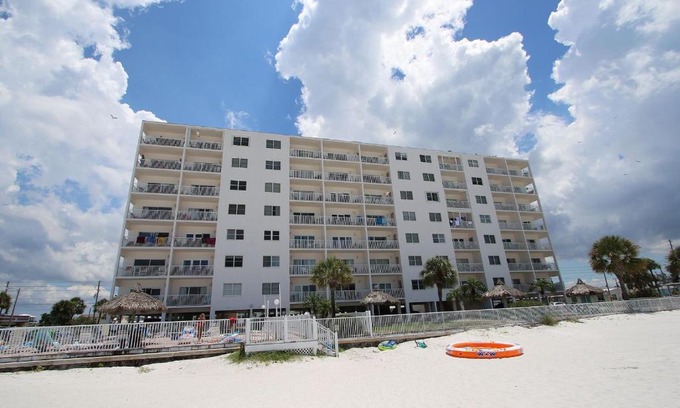 Madeira Beach House | Sea Breeze by Florida Lifestyle Vacation Rentals