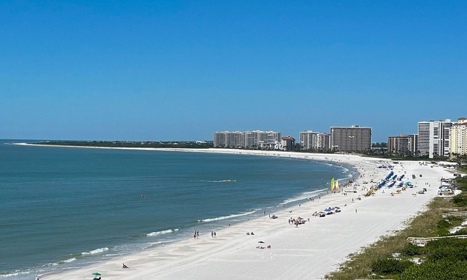 Marco Island Condo | Sea Winds 1105: Updated Beachfront Condo!