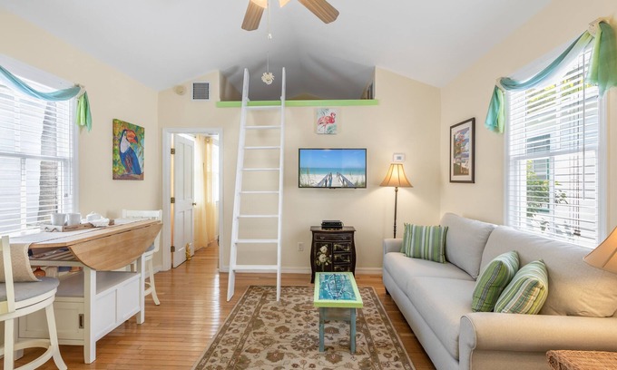Historic Seaport Cottage | SEAPORT SANCTUARY ~ Come and Enjoy this Romantic & Lovely Couples Hideaway!