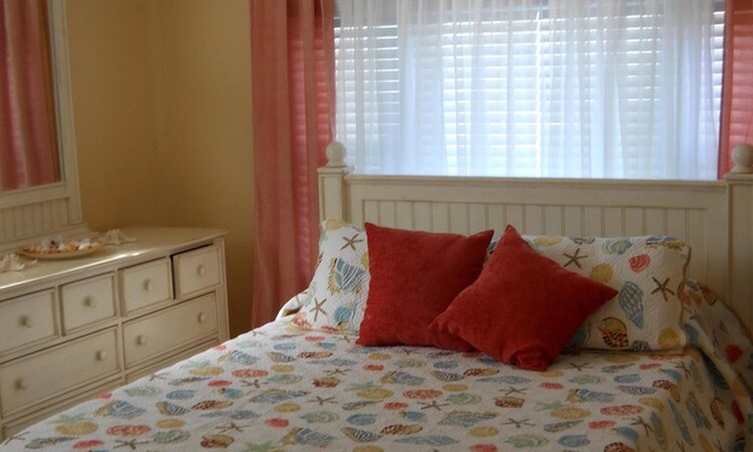 Holmes Beach Condo | Seaside Bungalow - Beautiful Gulf of Mexico beach and heated pool