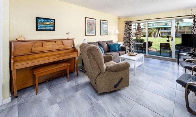 Fort Walton Beach House | Seaspray Condos 211A