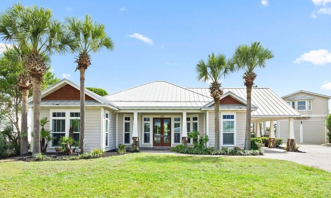 Hollywood Beach House | Shangri-La! The Real Fun Beach Home Beach View 100 Yards to Beach Walkover
