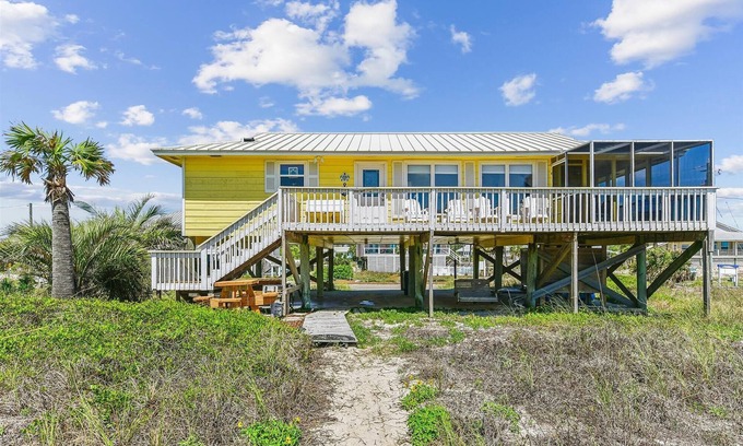 East End House | SHARE A HEAVENLY VACATION with your family, friends, and pets!