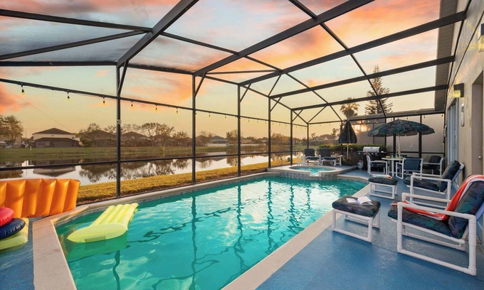 Four Corners House | Single-Level Home w Heated Pool & 9MI to Disney