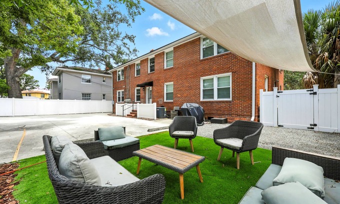 San Marco Apartment | Sleek 2 BR Condo - 2 block from San Marco