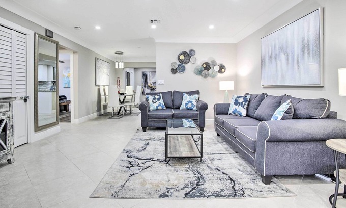 Coral Ridge Isles House | Sleek Fort Lauderdale Escape ~ 2 Mi to Beach