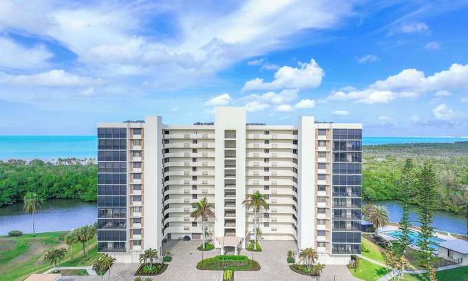 Vanderbilt Beach Condo | SOCA Chill - quiet water view 2 bedroom/2 bathroom condo