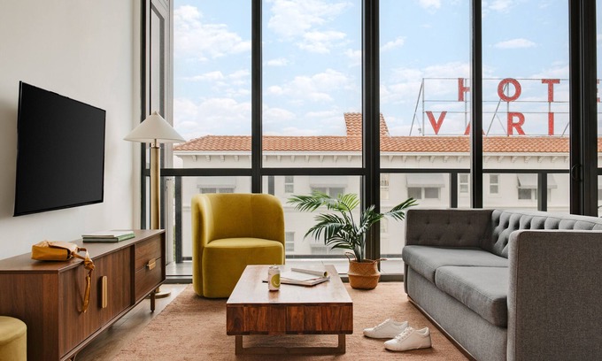 West Avenue Apartment | Sonder 17WEST | One-Bedroom Apartment w/Balcony