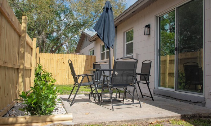 Pine Castle House | Spacious 4-bedroom house in charming Orlando with AC, WiFi