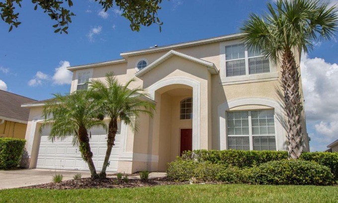 Seasons Apartment | Spacious 7 Bed Home in Kissimmee