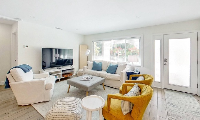 Central Naples House | Spacious & beautiful home with fast WiFi, central AC, patio, and W/D