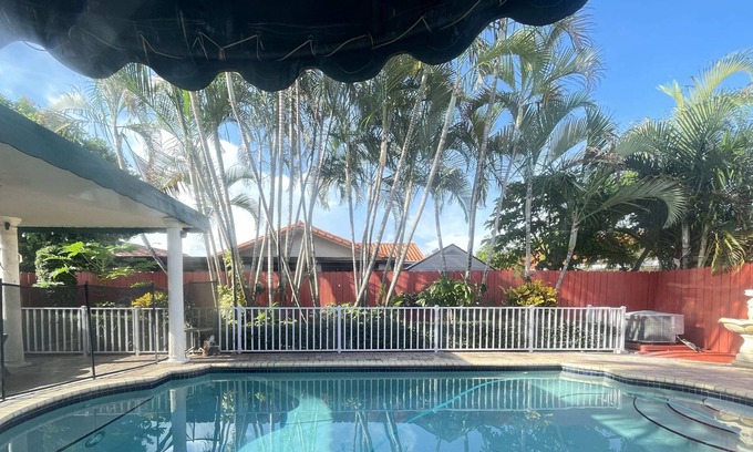 Kendale Lakes House | Spacious & Stylish 3/2 - w/ Pool & Parking