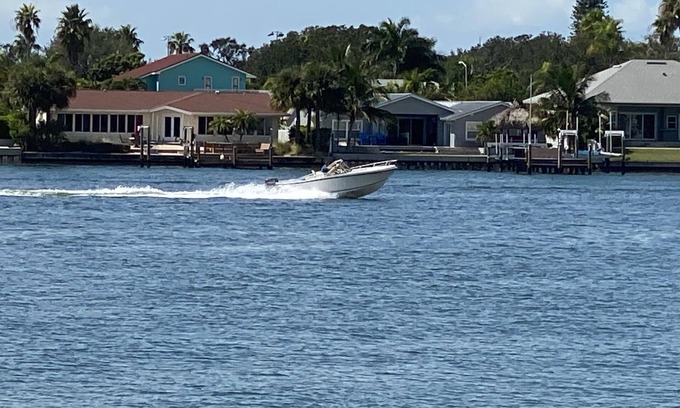 Isla del Sol Condo | Spectacular sunsets direct WATERFRONT Isla Del Sol near St. Pete Beach. 3BR, 2BA